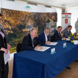Podpisanie umowy partnerstwa pomiędzy Województwem Podkarpackim, Gminą Lubaczów oraz Gminą Horyniec-Zdrój